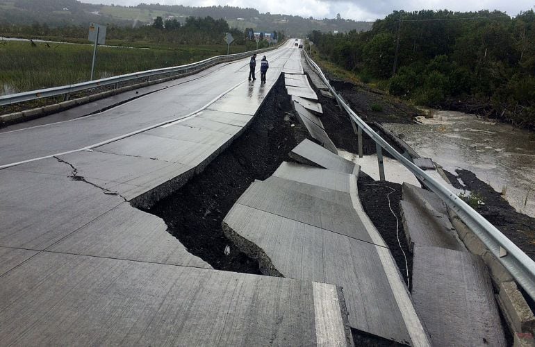 Chile decreta alerta de tsunami tras un terremoto de 7,6 grados