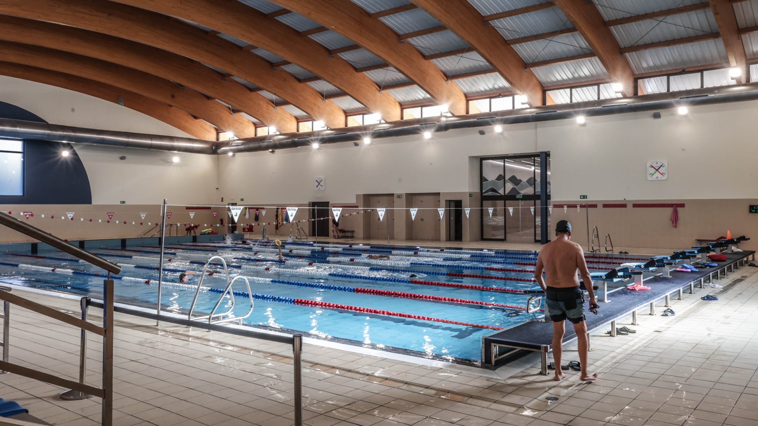 Imagen de archivo de la piscina cubierta de Petrer