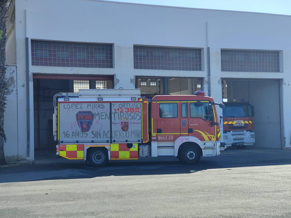 Mario Pérez Cervera denuncia la ruina del Parque de Bomberos de Los Alcázares y asegura que un ingeniero ordenaría su cierre inmediato
