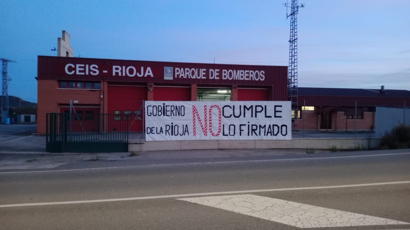 Protesta de los Bomberos del CEIS Rioja. Parque de Calahorra