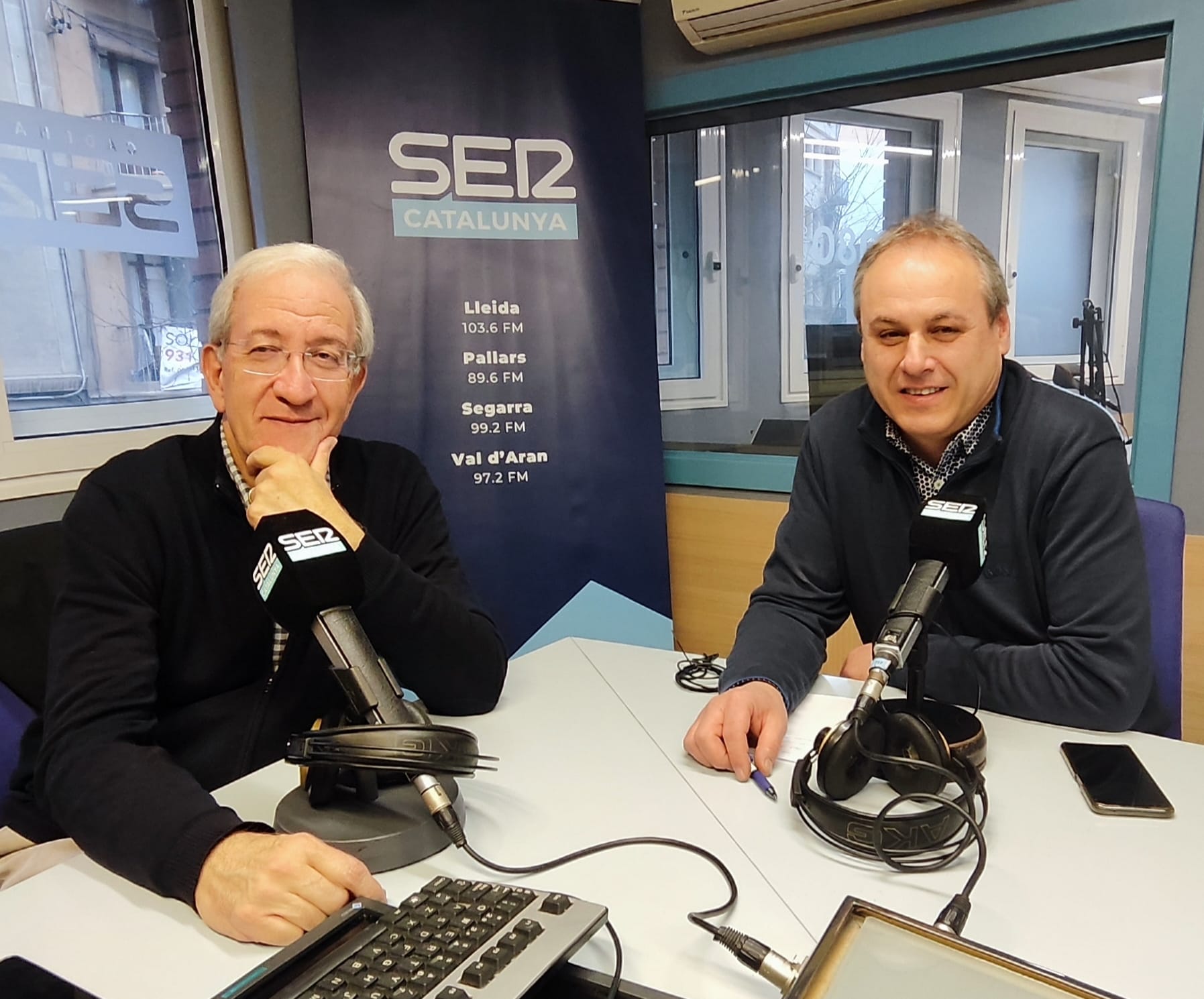 A l'esquerra, l'alcalde d'Alguaire, Antoni Perea i a la dreta, l'alcalde de Golmés, Jordi Calvís.