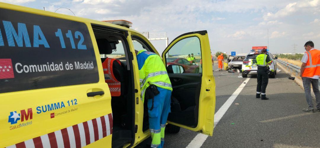 Los servicios de emergencia en el lugar del accidente