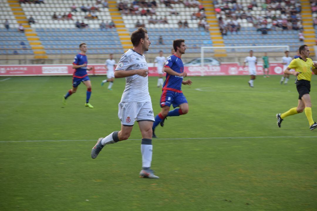 El cuerpo de Castañeda ha dicho basta tras un maratón de partidos en sus piernas
