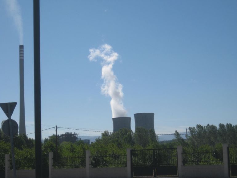 Chimeneas de la central térmica de Compostilla 