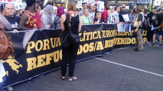 Un grupo de refugiados portaba la cabecera principal