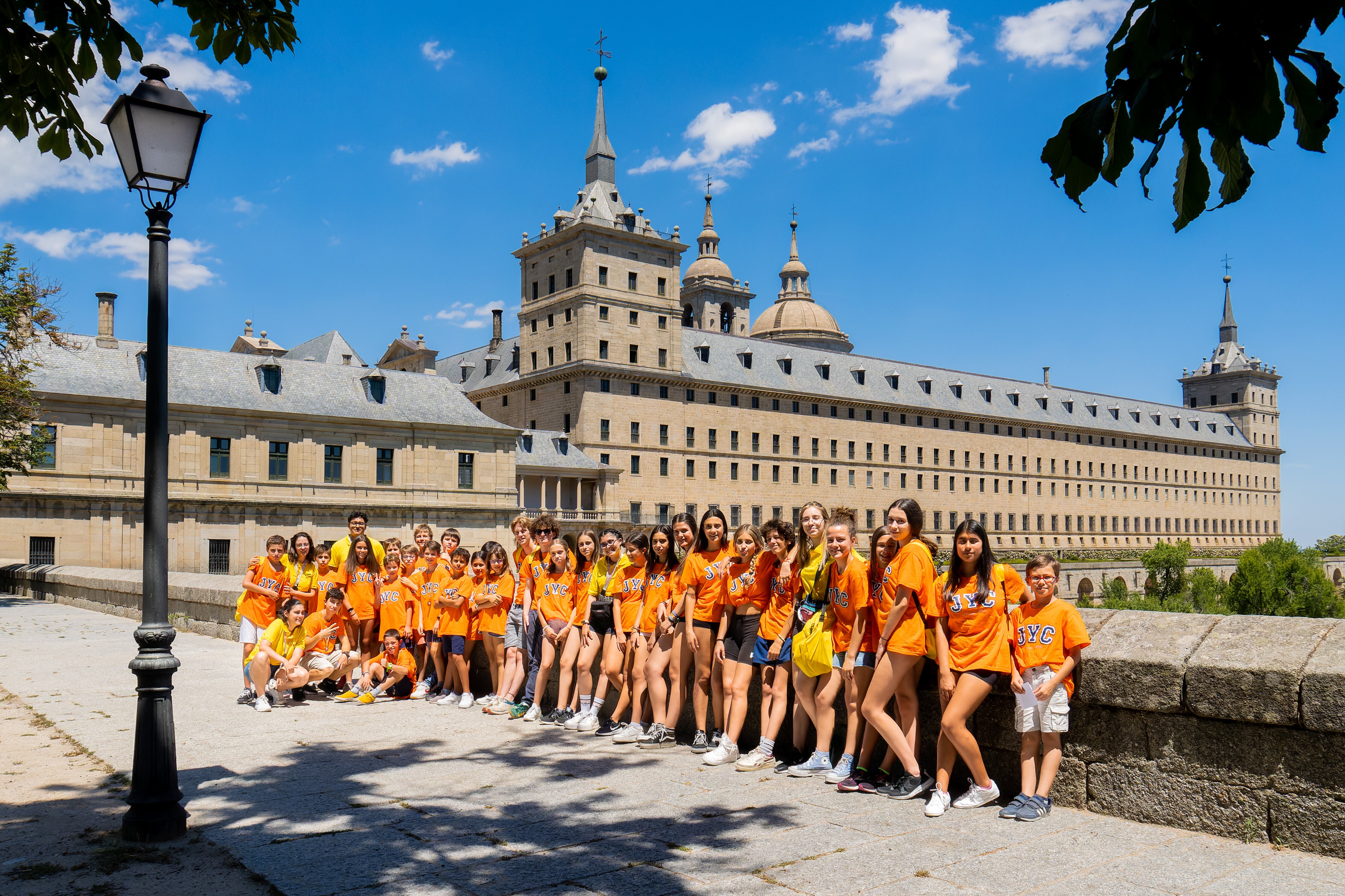 Espectacular Campamento de idiomas en El Escorial para niños de 6 a 16 años