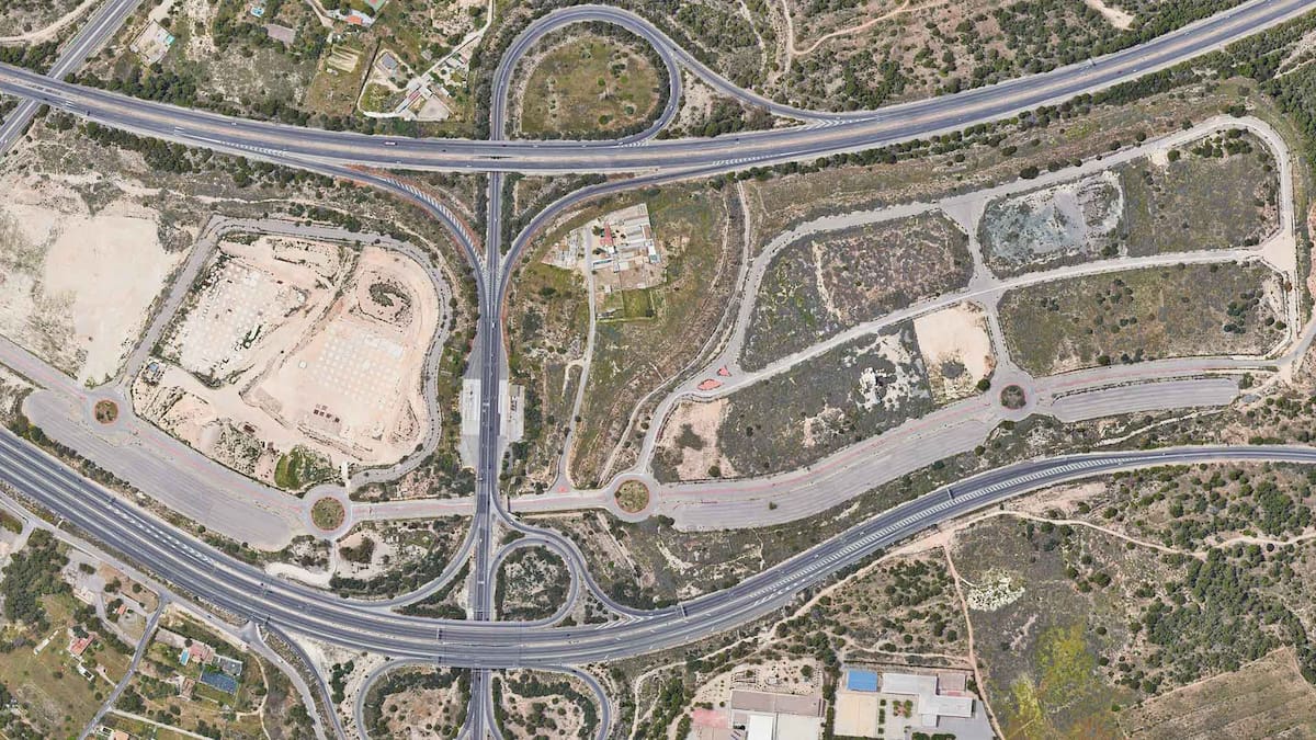 La concejala de Urbanismo de Benidorm explica la resolución del contrato del urbanizador del polígono industrial