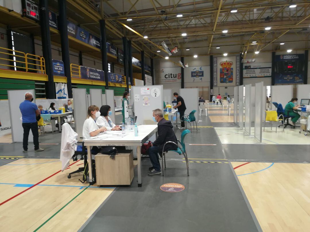 Vacunación en el Polideportivo S. José de Guadalajara