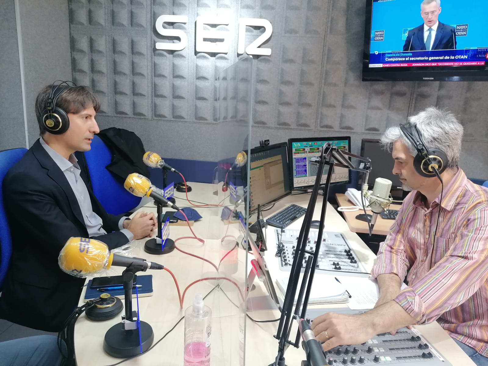 El miembro de la Comisión de Asuntos Exteriores de la Unión Europea ha visitado los estudios de Radio Menorca el día de la invasión rusa en Ucrania