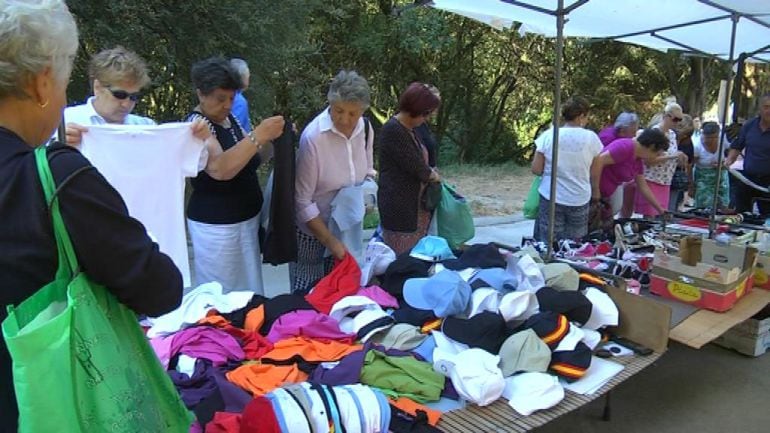 El mercadillo de Coia abrió este miércoles tras once meses cerrado.