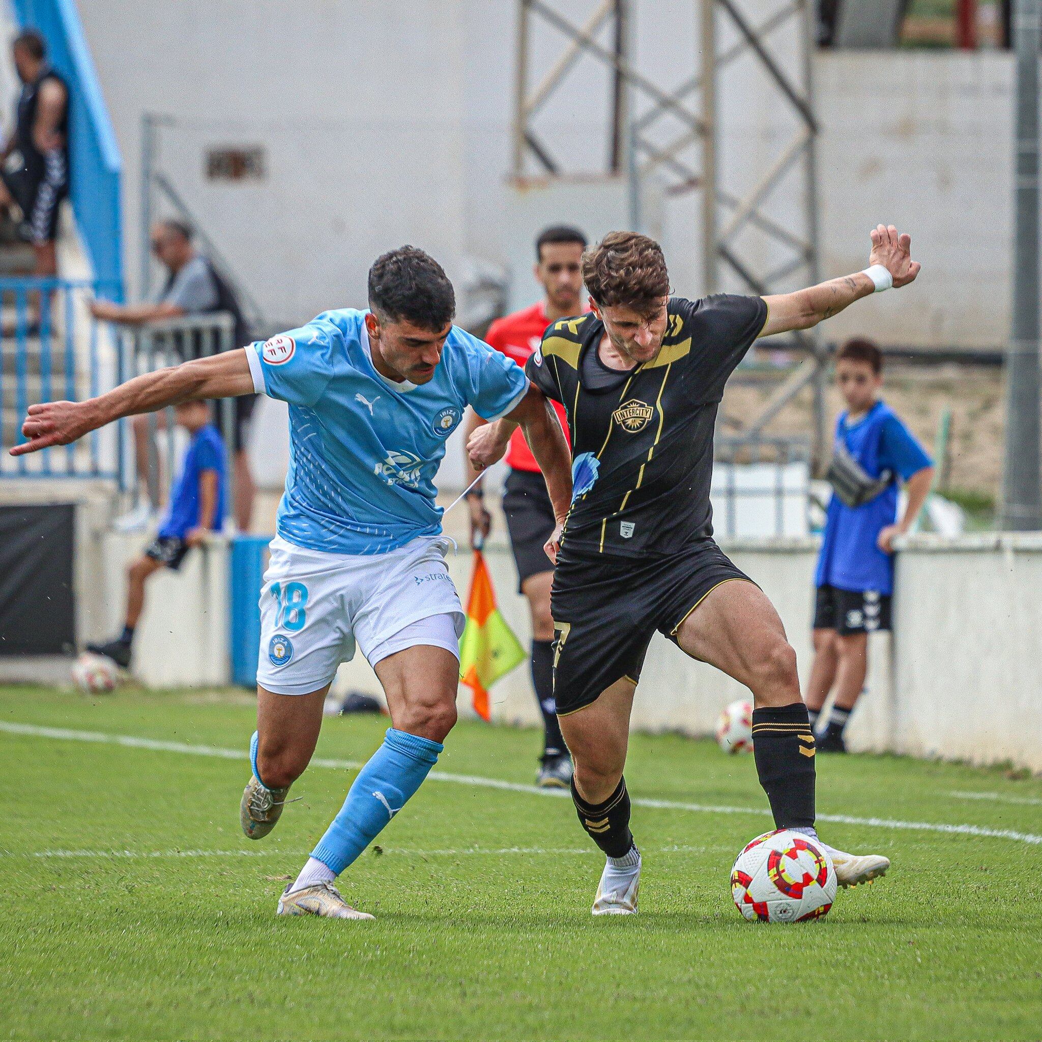 Instante del partido entre Intercity e Ibiza en el Antonio Solana. Foto: CF Intercity