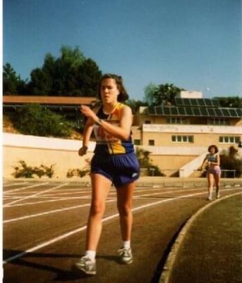 Montse Sánchez en una competició de marxa atlètica.