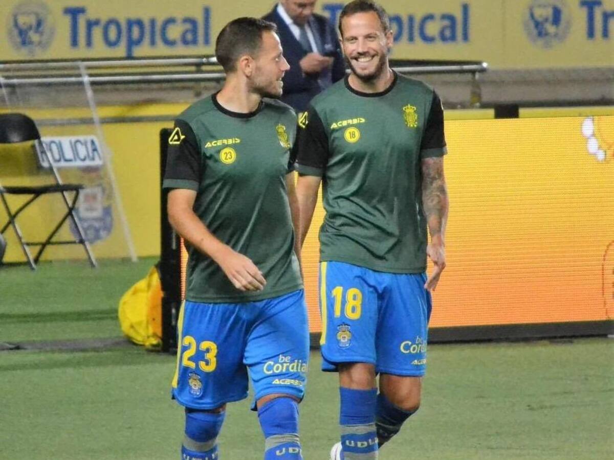 La UD Las Palmas busca la salida de los gemelos Castellano y Deivid