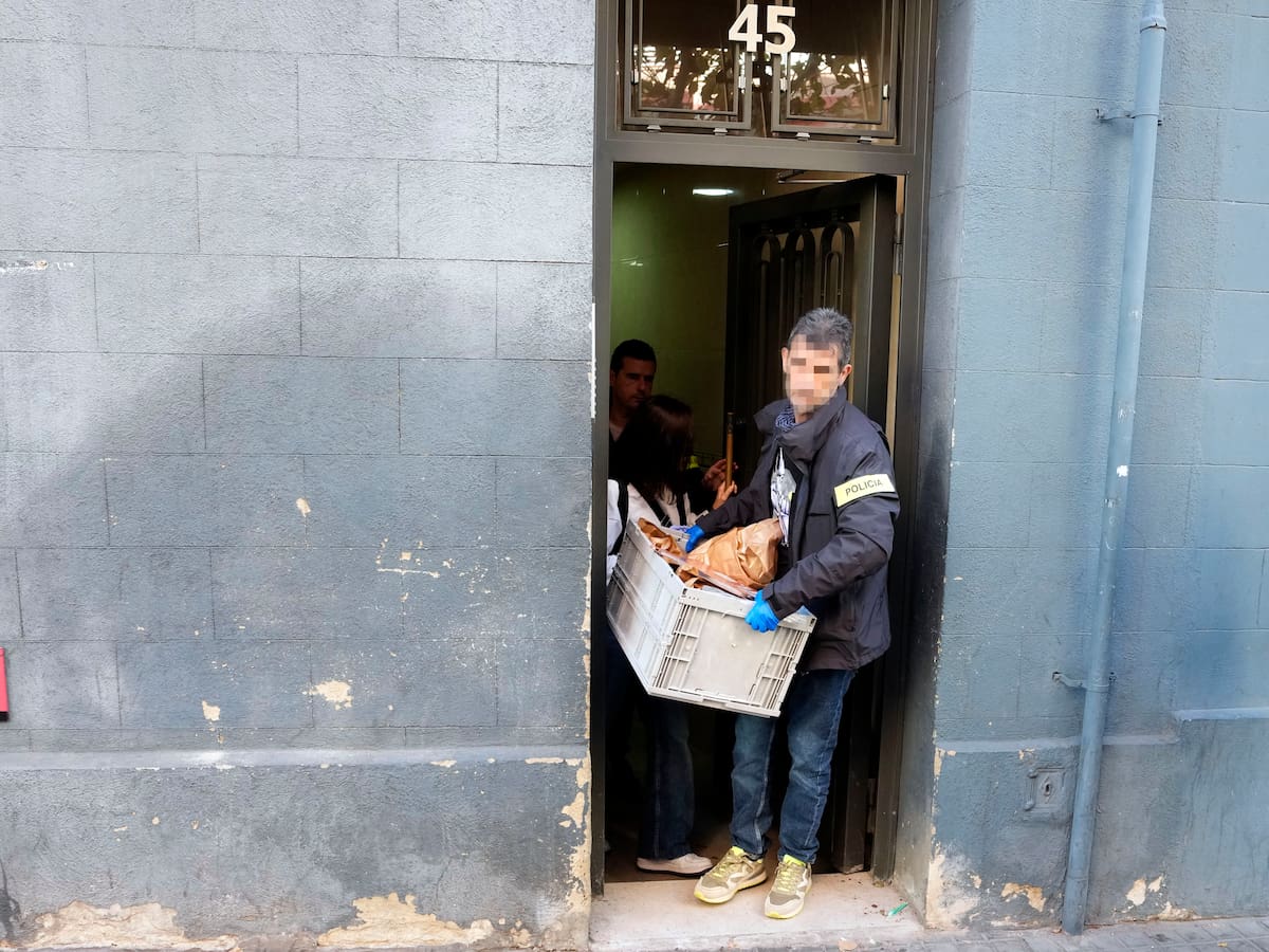 Detenido un hombre como presunto autor del asesinato de su pareja en el piso en el que ambos vivían en L'Hospitalet de Llobregat (Barcelona)