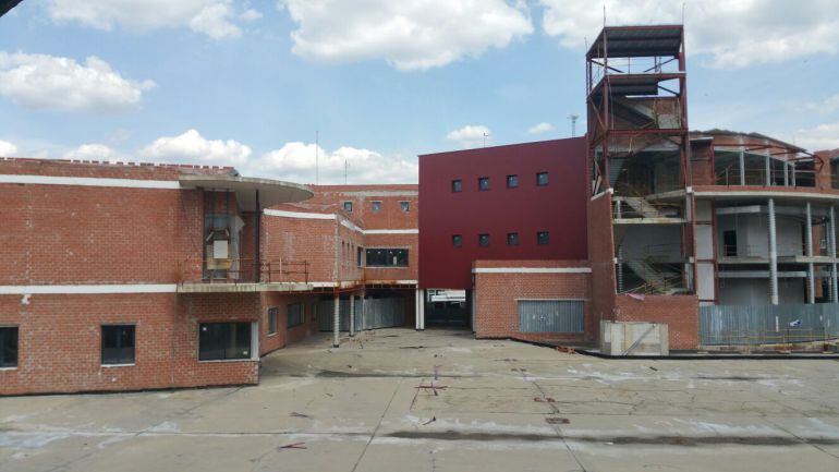 Estado actual del edificio que alberga el auditorío y el nuevo ayuntamiento