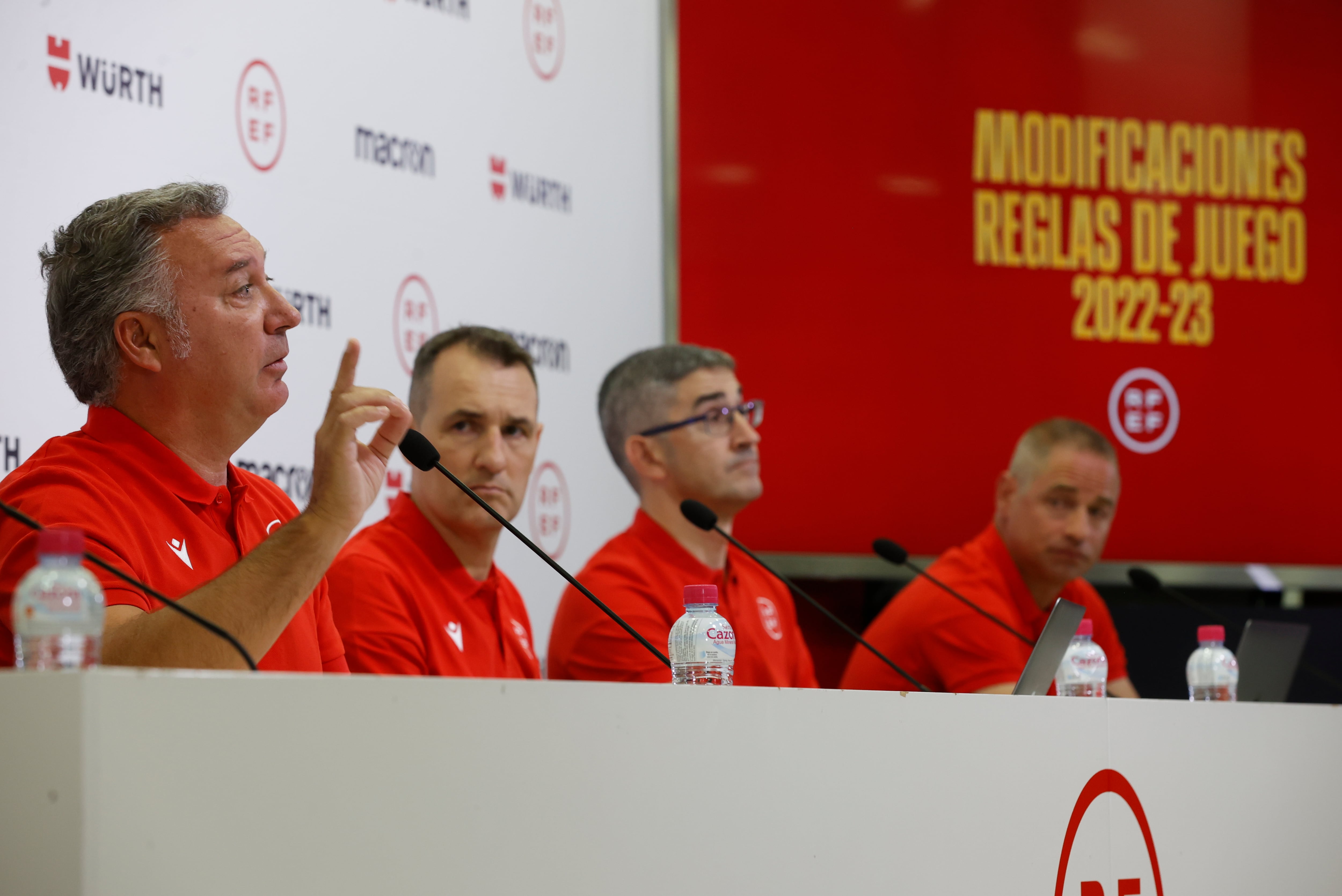 El presidente del Comité Técnico de Árbitros de la Real Federación Española de Fútbol. Luis Medina Cantalejo, durante su intervención en la rueda de prensa en la que el mencionado comité presenta la temporada 2022/23 en la Ciudad del Fútbol de Las Rozas.