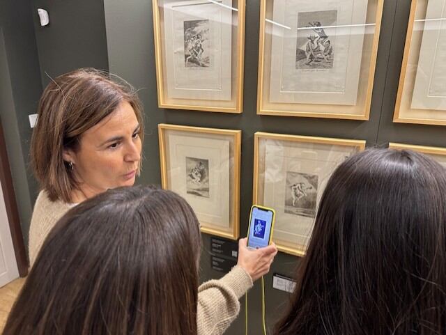 Visitantes de la exposición de &#039;Los Caprichos&#039; de Goya, en Huesca