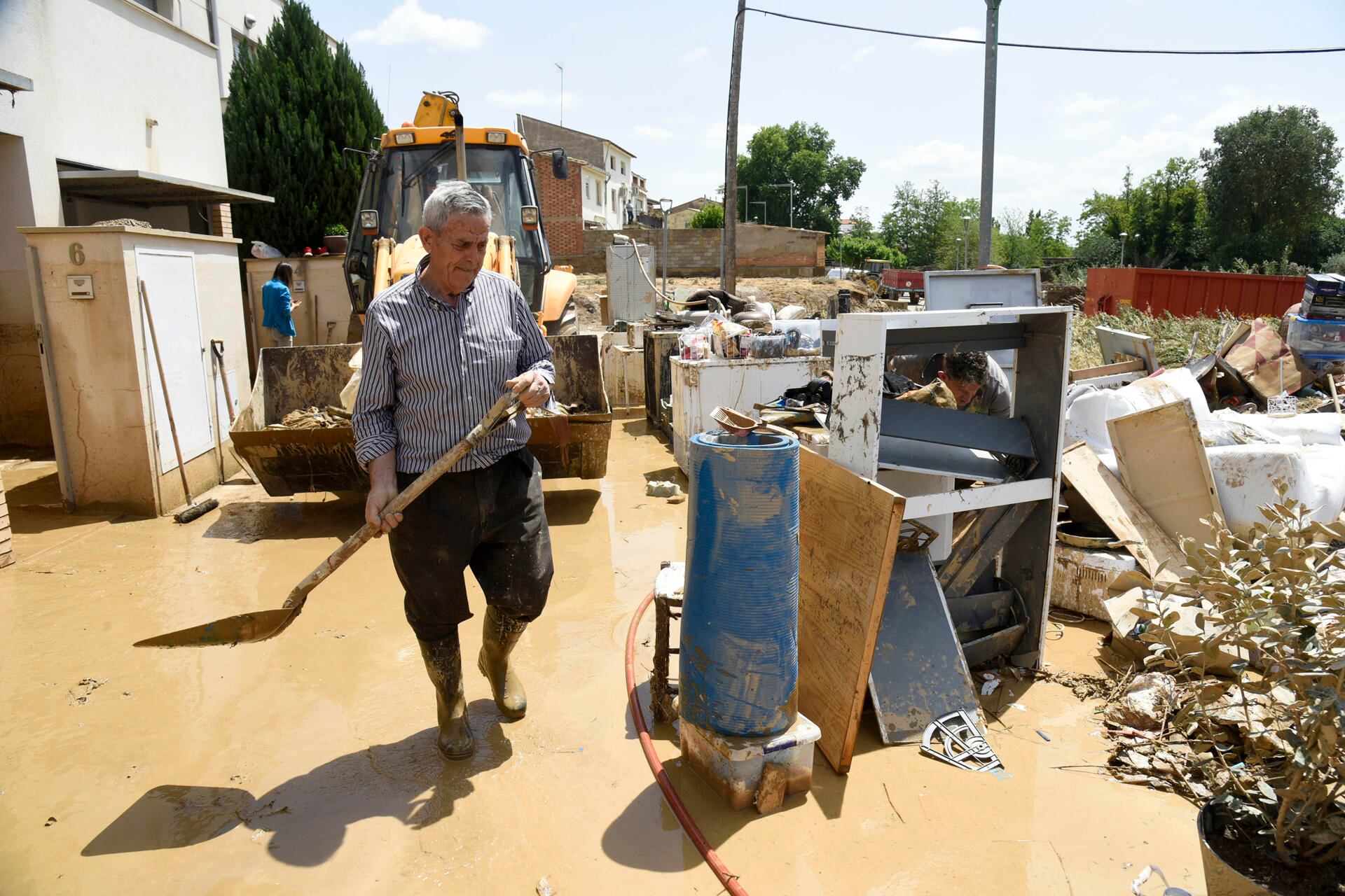 Los vecinos de Pomar de Cinca sacaron sus enseres afectados a la calle