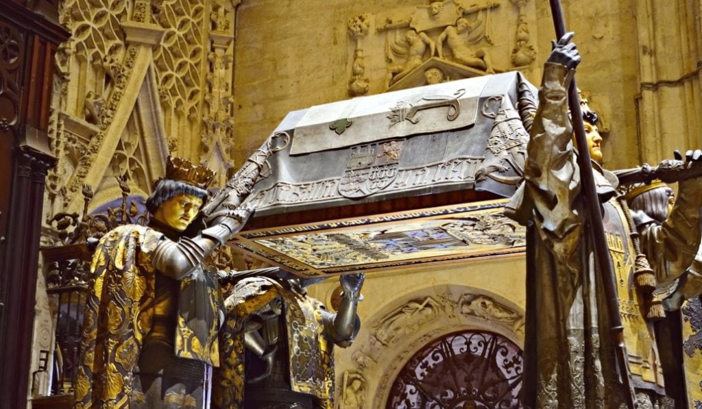 Tumba de Cristóbal Colón en la Catedral de Sevilla