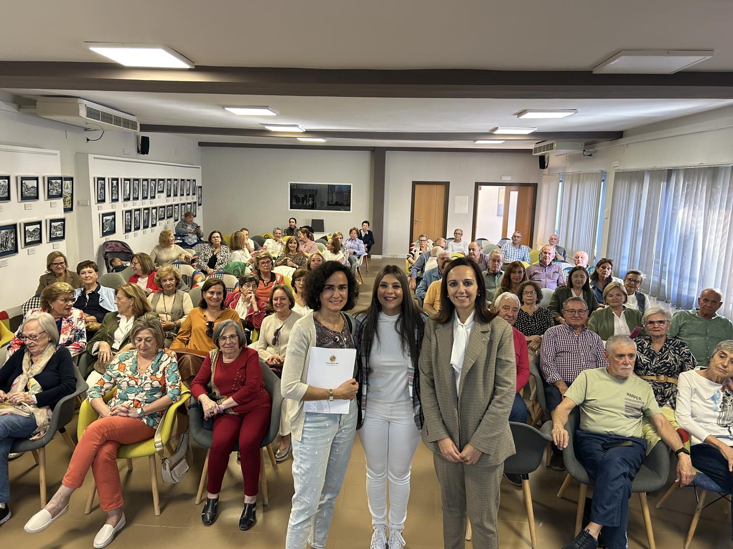 Presentación del Programa Aula Abierta de la Universidad de Jaén (UJA) dirigido a personas mayores de 55 años.