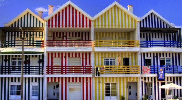 Casas en el paseo marítimo de Aveiro