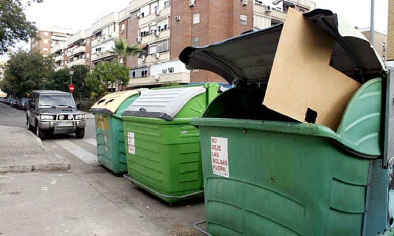 Contenedores de basura en las calles de Sevilla