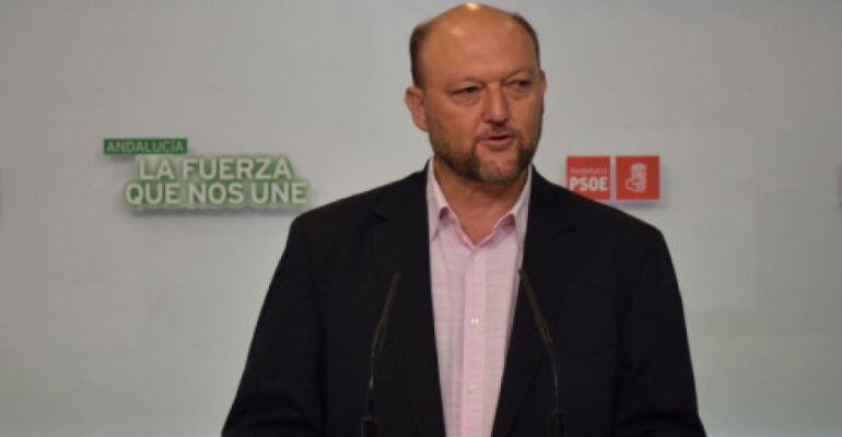 Pradas insiste en que el PSOE es la "alternativa" a las políticas del PP