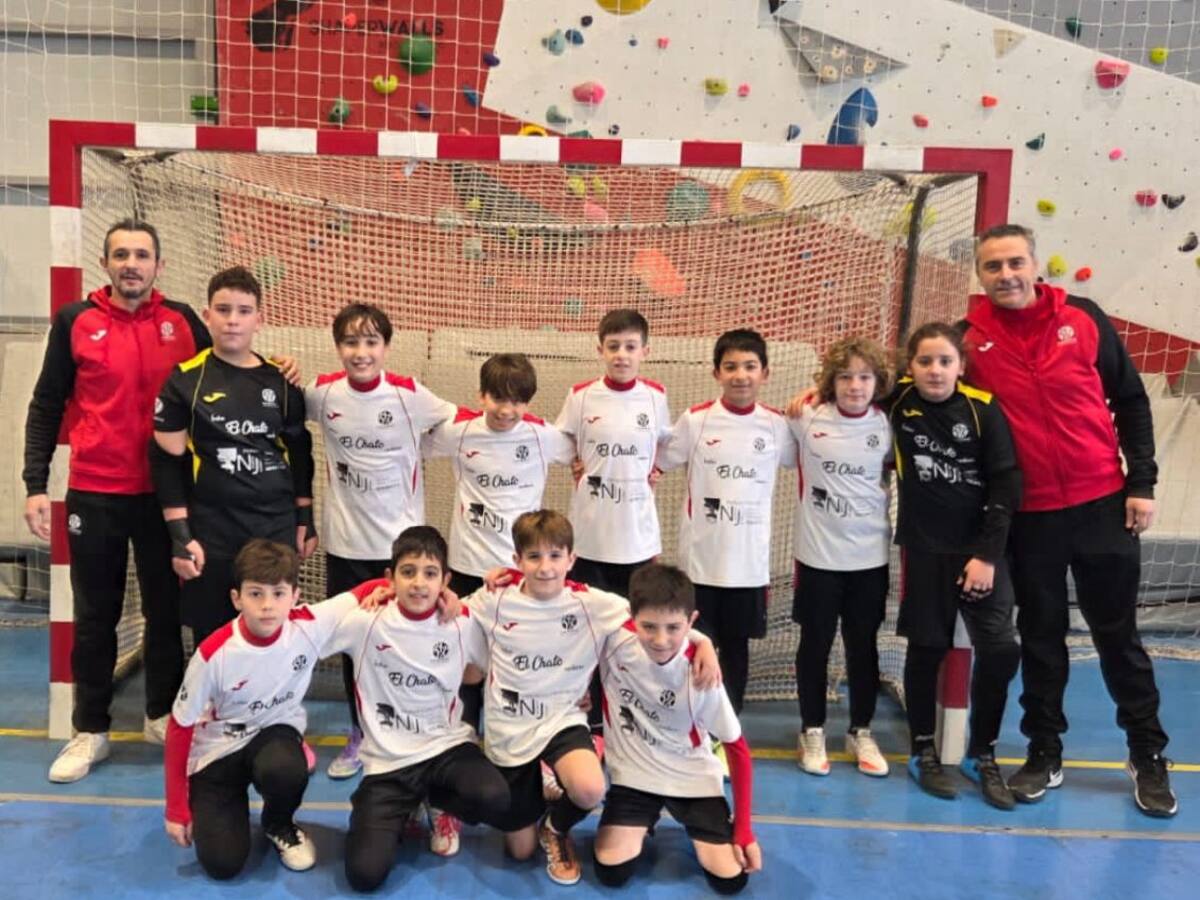 Dos victorias y una derrota es el balance de los equipos de fútbol sala del CD Salesianos durante esta semana