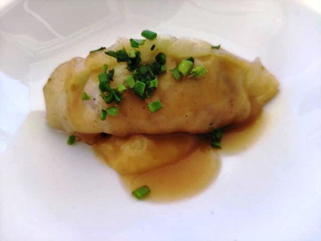 Gyoza de cocido con el humus de sus garbanzos y sopa con soja y mirin