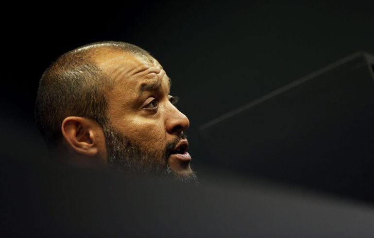 GRA087. Paterna, Valencia (Comunidad Valenciana), 09/01/2015. El entrenador del Valencia, Nuno Espirito Santo, durante la rueda de prensa ofrecida tras el entrenamiento realizado esta manaña previo al encuentro de mañana frente al Celta de Vigo. EFE/Kai Försterling