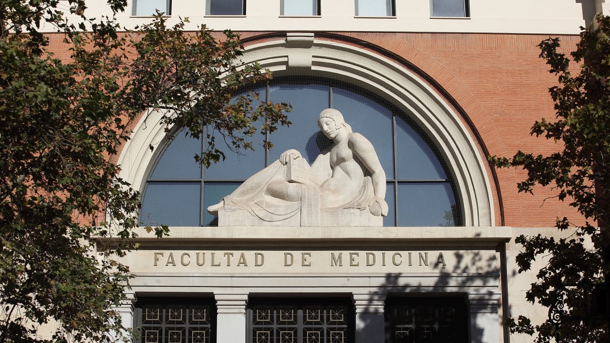 Imagen de la facultad de Medicina en la Universitat de València