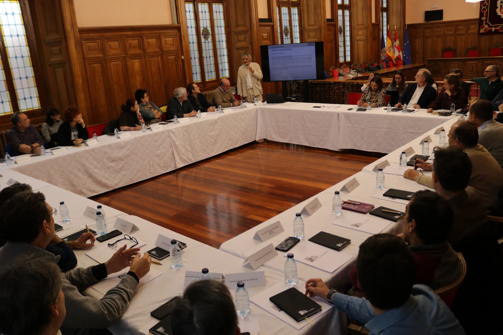 El Ayuntamiento de Palencia acoge la primera de las reuniones del Consejo Consultivo del PGOU con el objetivo de fomentar la participación social en la redacción del documento