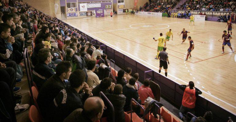 El Jaén Paraíso Interior disputa un partido en el pabellón de La Salobreja en Jaén.