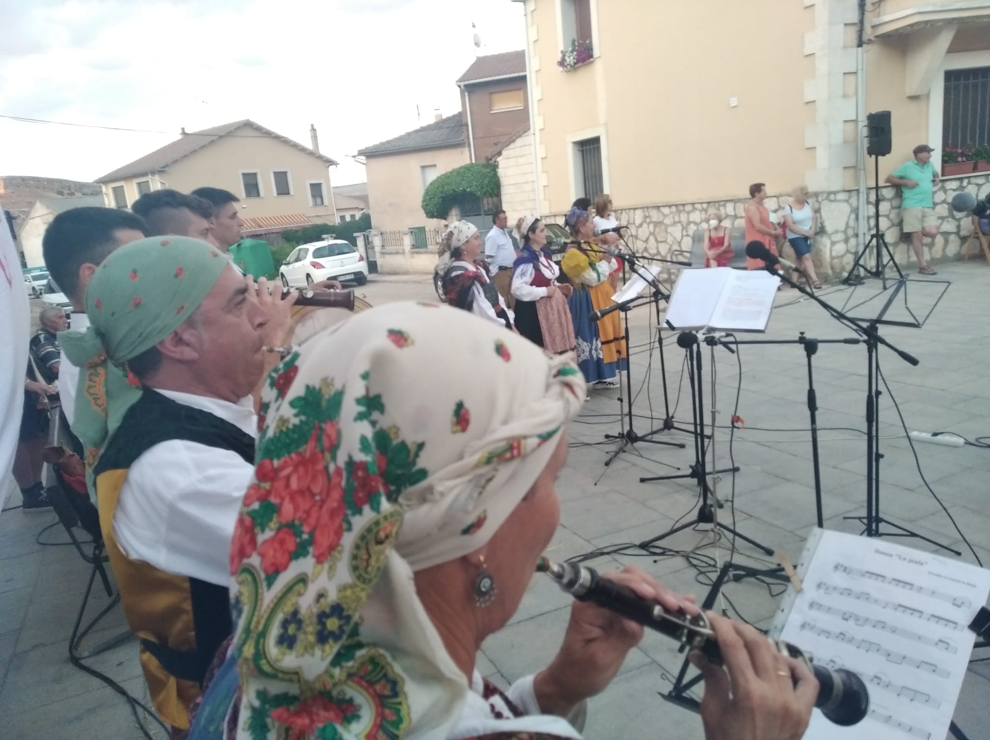 Los dulzaineros de El Torrejón interpretaron varias piezas instrumentales