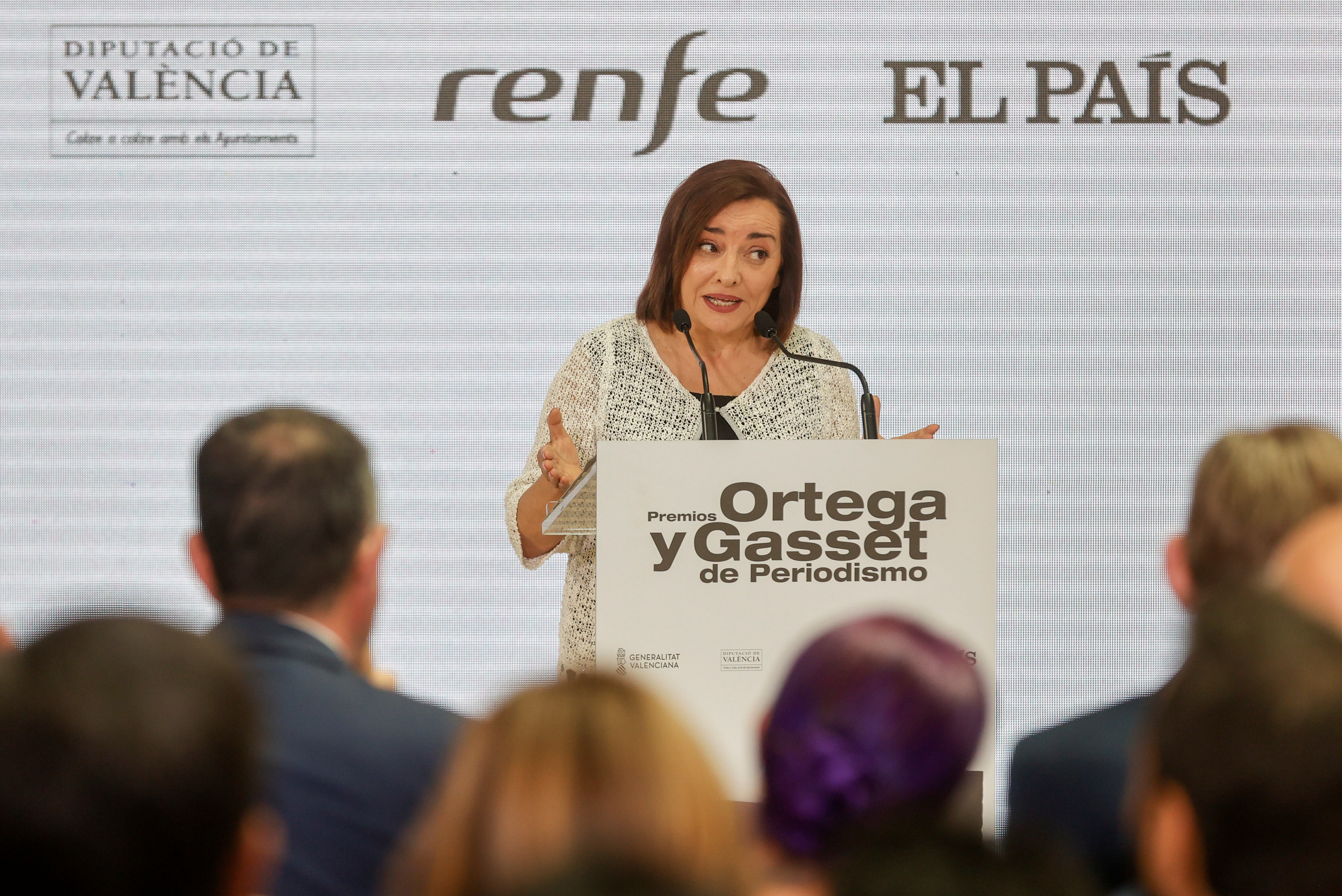 GRAFCVA6142. VALENCIA, 31/05/2022.- La directora de El País, Pepa Bueno, interviene en la gala de entrega de los Premios Ortega y Gasset en el Palacio de las Comunicaciones de Valencia. EFE/ Kai Forsterling
