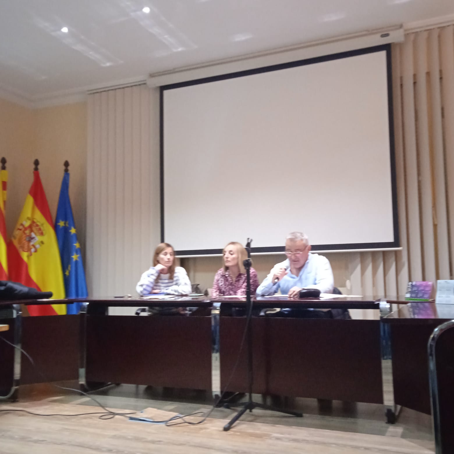 Momento de la reunión en Tardienta, decidiendo qué medidas de protesta se adoptan