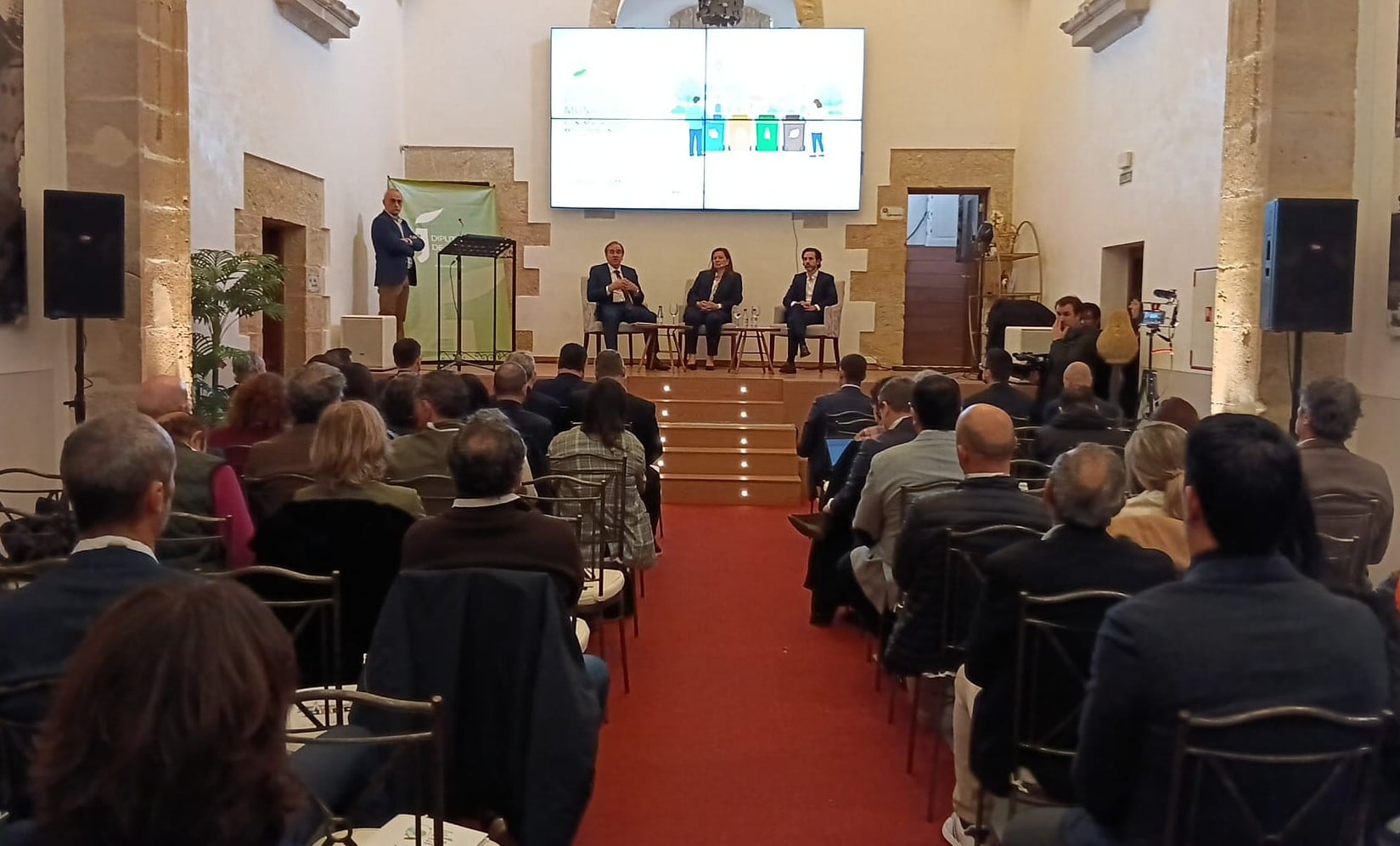 Ponencia inaugural en las Jornadas de Servicios Municipales de Resurja en Úbeda.