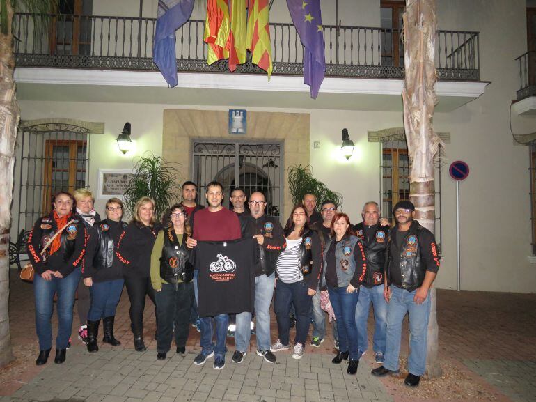 Presentación de la XIII Matinal Motera, organizada por Ondara Custom Club, a celebrar el domingo día 27 de noviembre, en la avenida Doctor Fleming.