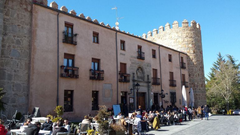 Imagen de la calle de San Segundo en Semana Santa