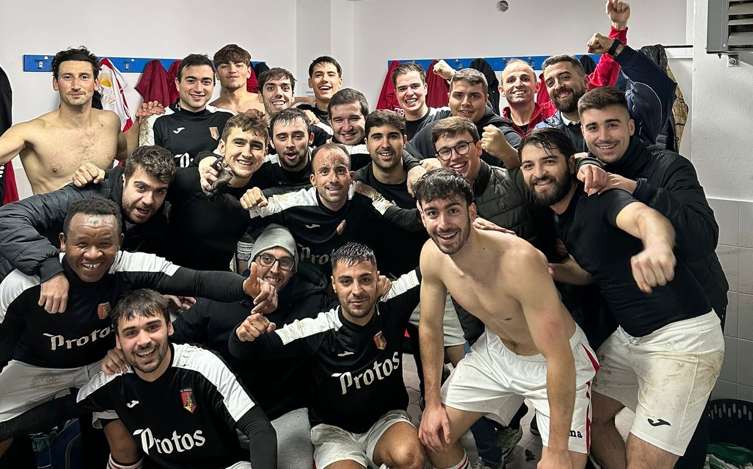 El Atlético Peñafiel celebra uno de sus últimos triunfos