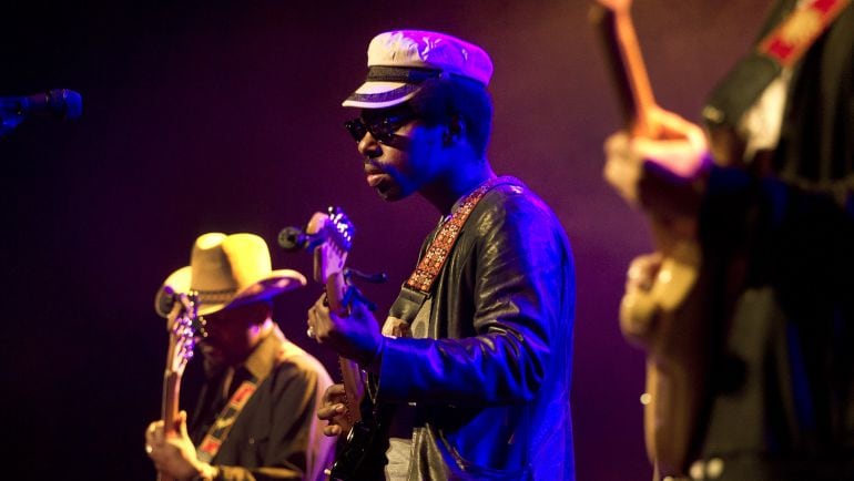 Curtis Harding durante su actuación en el festival de jazz de Rotterdam en 2015