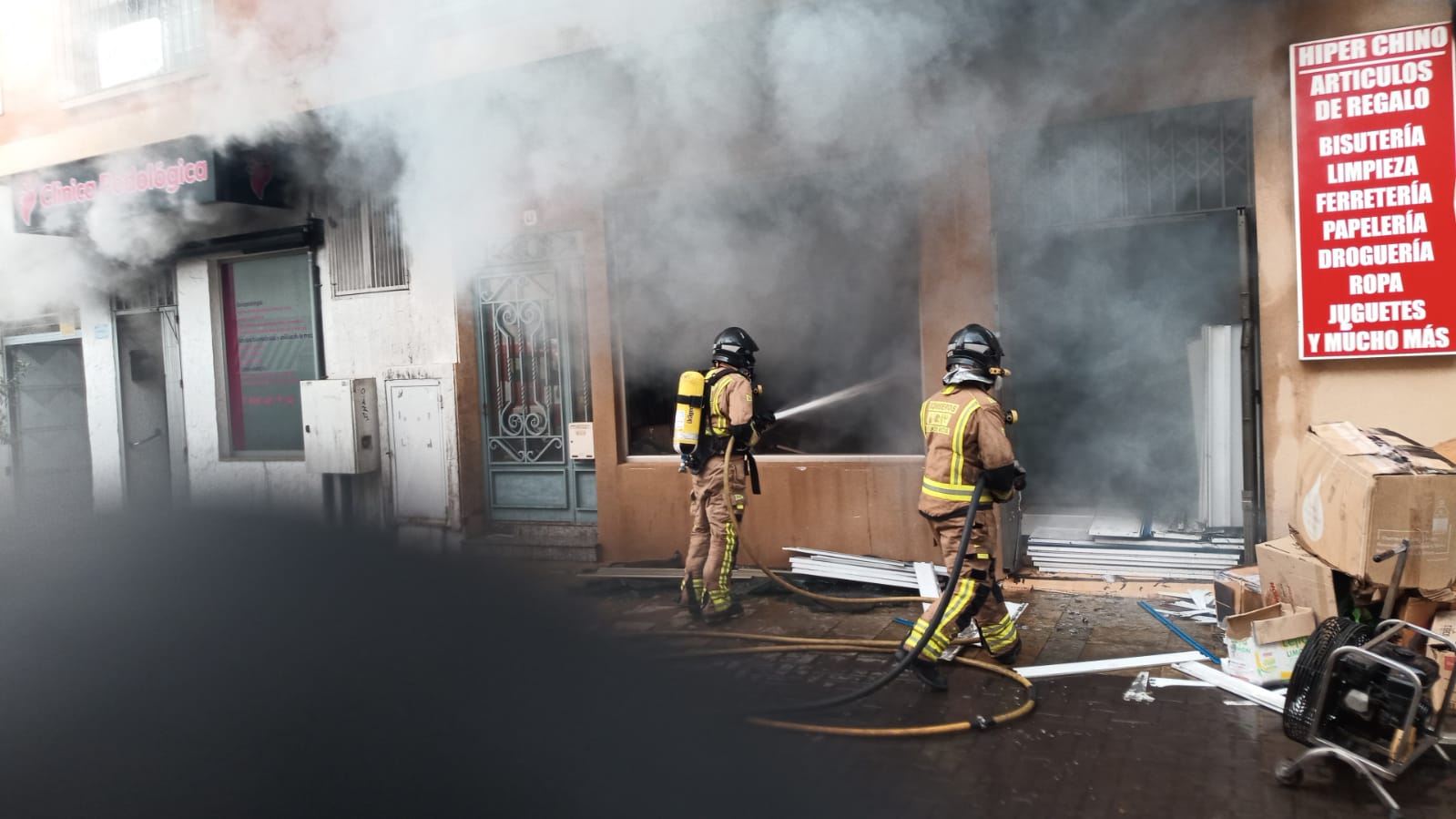 Imagen del bajo incendiado en Ceutí