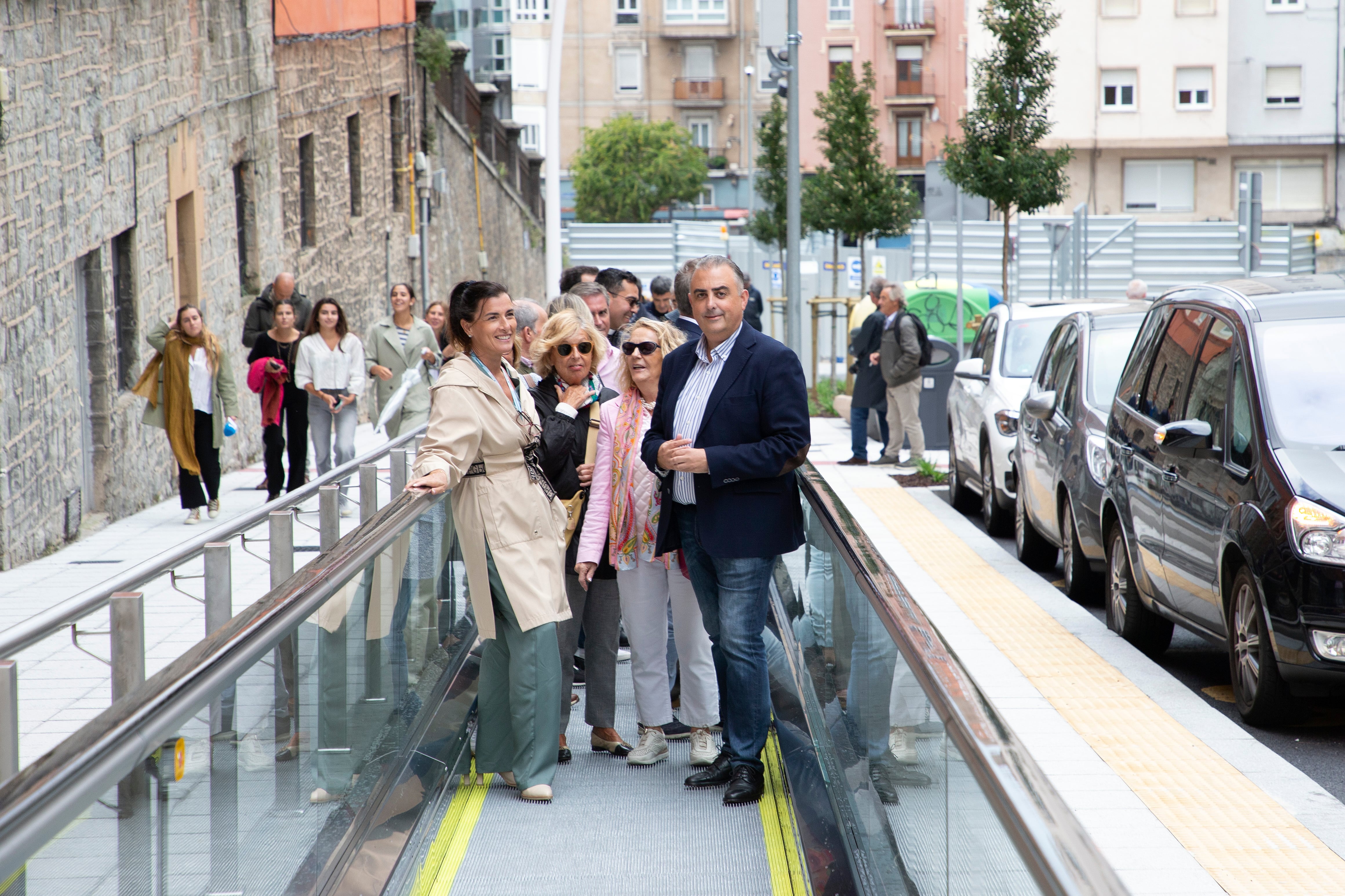 El consejero de Fomento, Ordenación del Territorio y Medio Ambiente, Roberto Media, y la alcaldesa de Santander, Gema Igual, inauguran las rampas mecánicas de la calle Canalejas
nr
22 sep 23