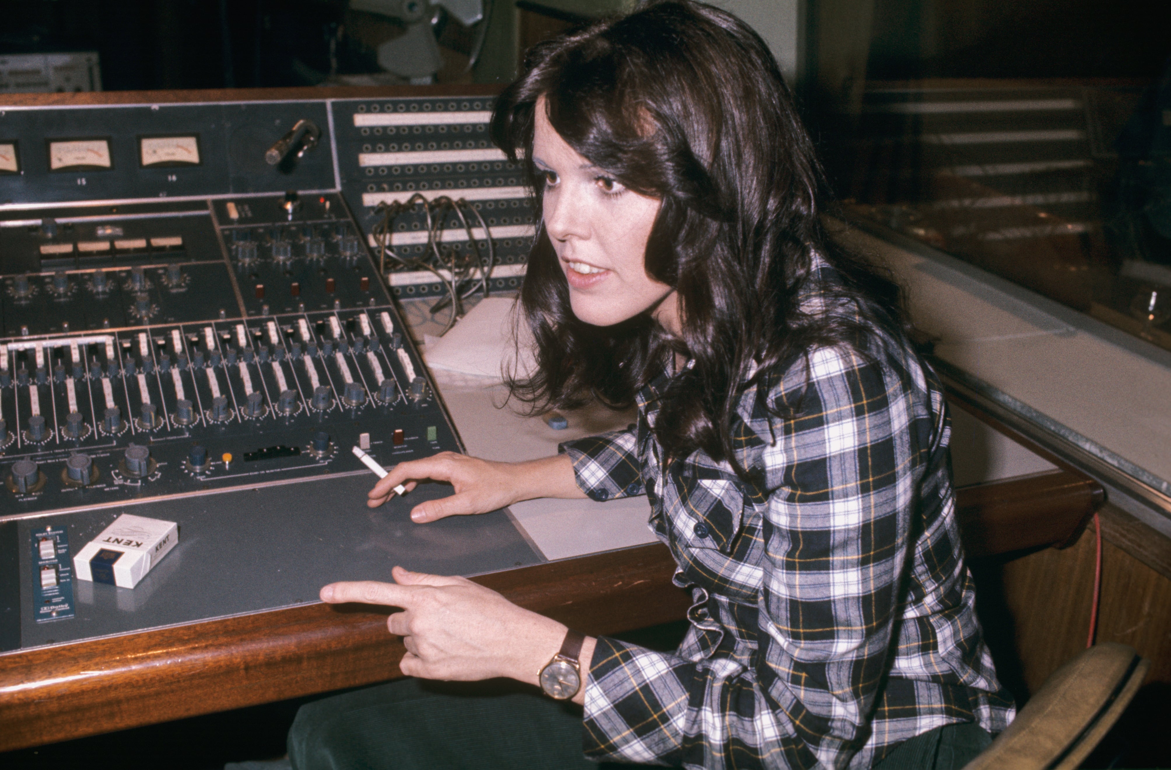 Cecilia en el estudio de grabación en una fotografía de 1976. (Photo by Gianni Ferrari/Cover/Getty Images).