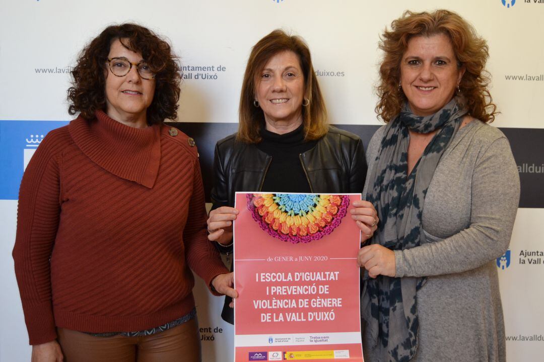 La concejala de Igualdad, Francesa Bartolomé; Anna Moltó, directora de la Agencia de Igualdad Minerva y la técnica municipal de Igualdad, Teresa Romero.