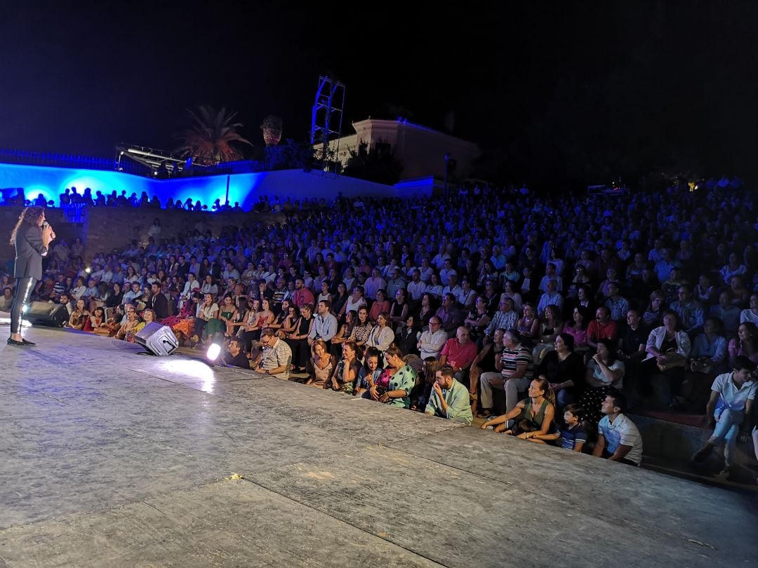 Jonathan Santiago encandiló al público asistente con su voz arrolladora