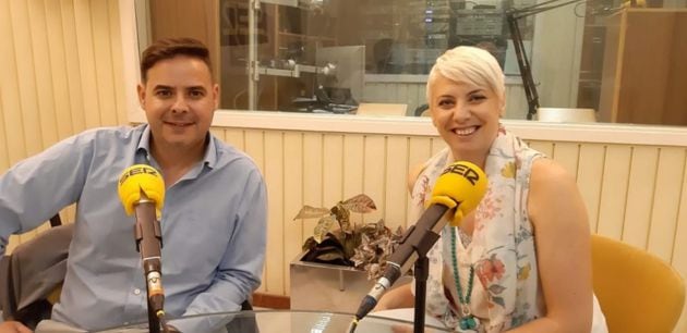 Marcos Melón y Valeria Cirillo, de la Rosticceria, en los estudios de Radio Jerez