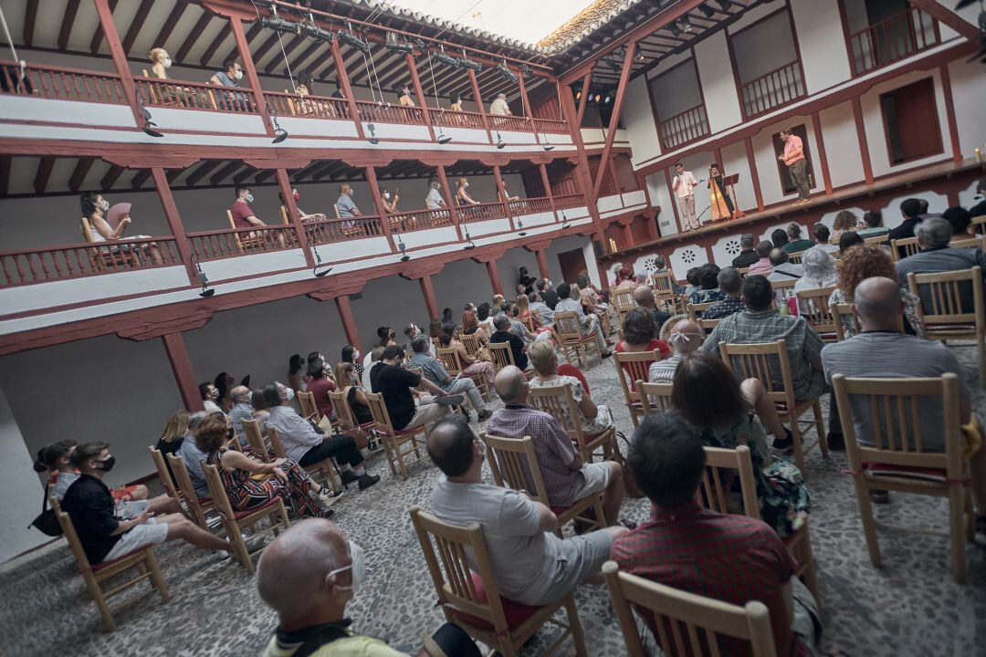 Representación en el Corral de Comedias, durante el Festival de Almagro, con reducción de aforo