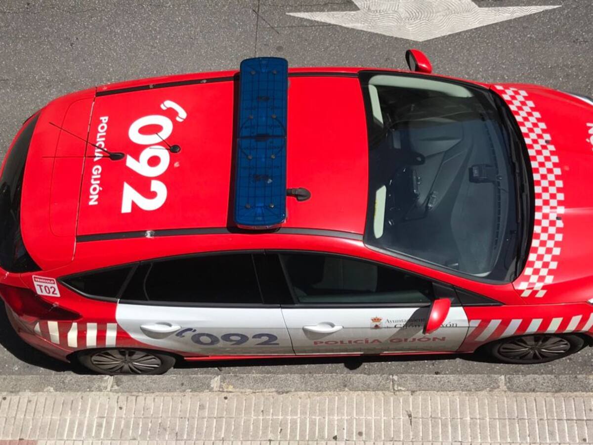 Dos okupas agreden con una barra de hierro a un vecino de Gijón