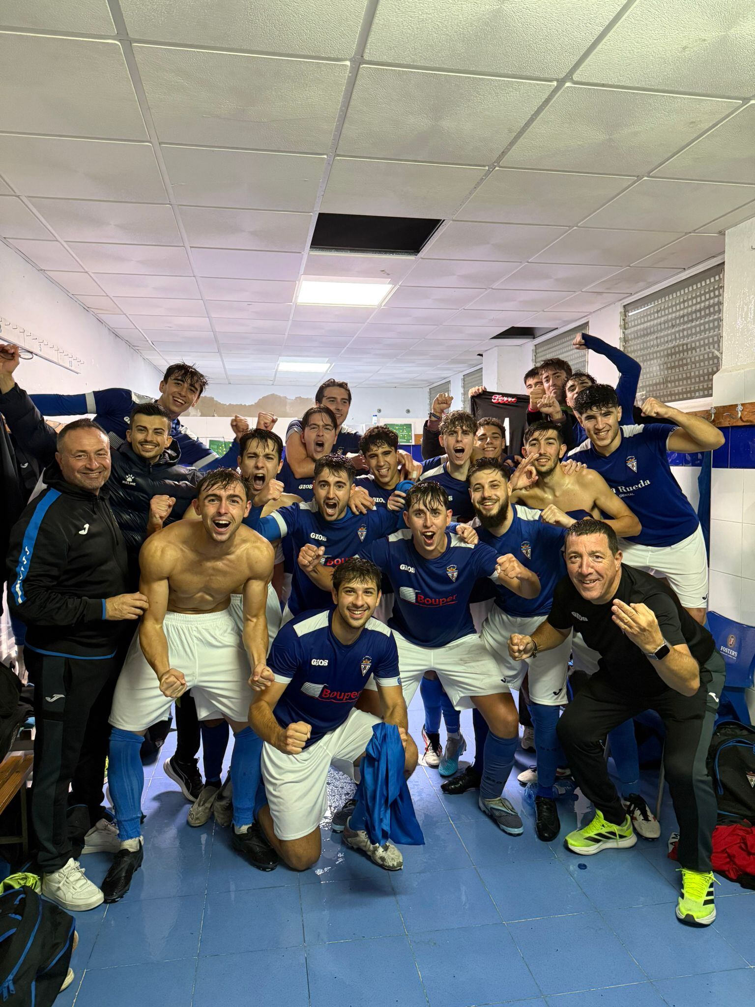 El Villena B celebra su primera victoria